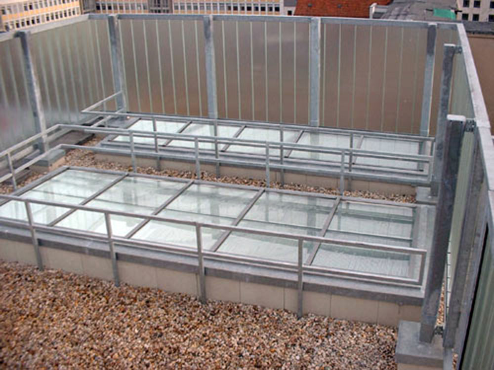 BV：Ungarische Botschaft · Unter den Linden 74‑76 · 10117 Berlin